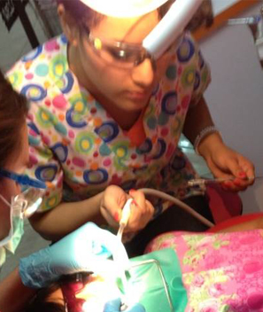 Dentista infantil especialista en odontología preventiva