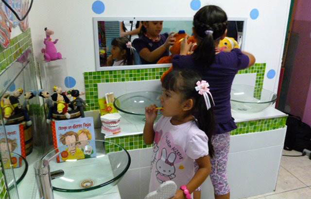 Clínica dental infantil especializada en odontopediatría